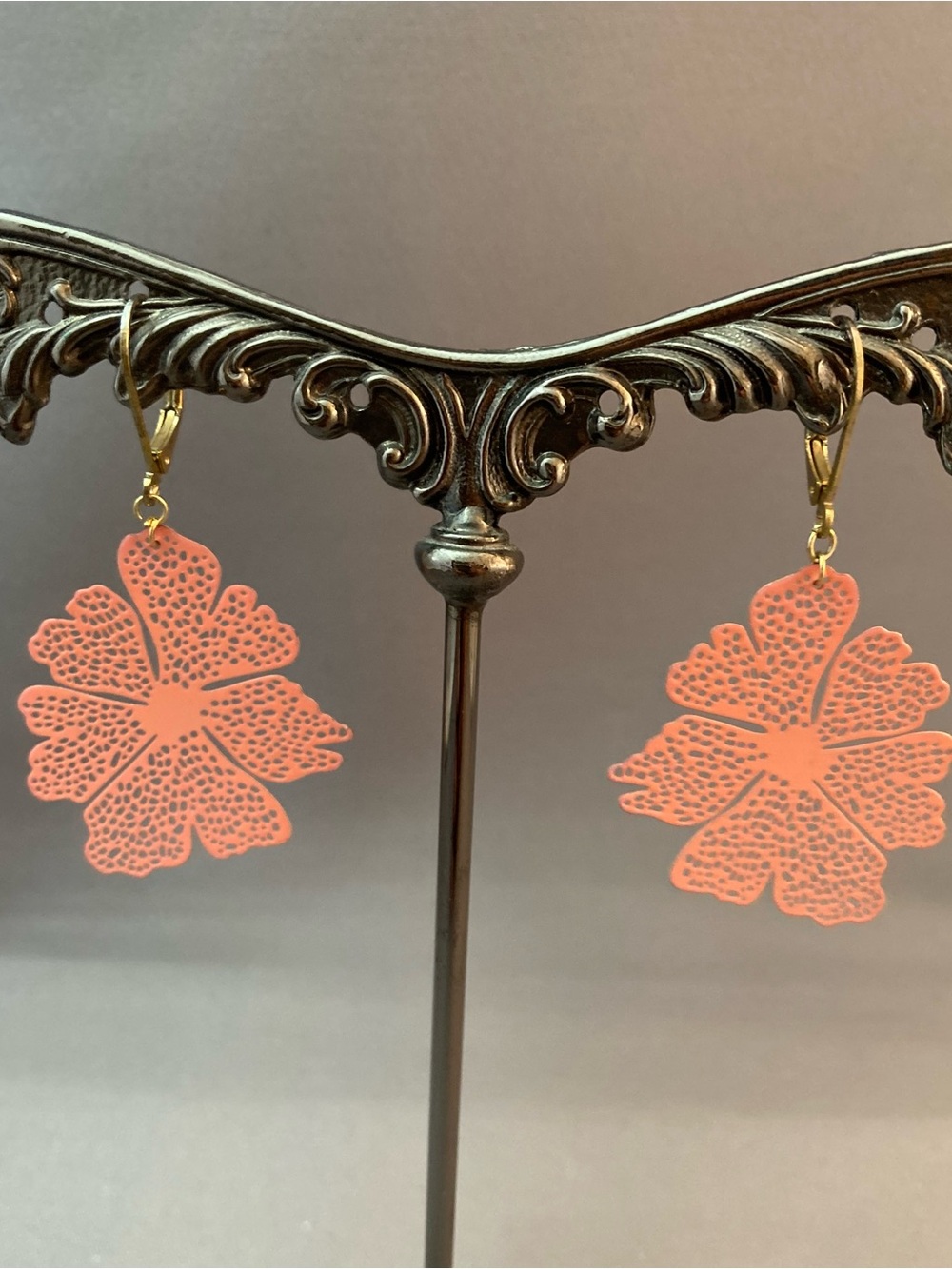 Filigree Flower dangle earrings